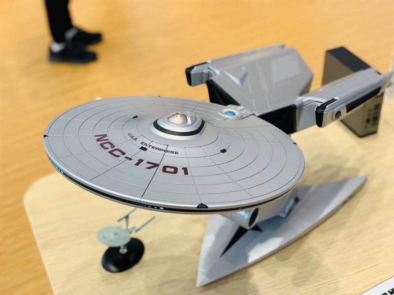 Lenovo Unveils the Titanium Enterprise NCC-1701A Star Trek PC